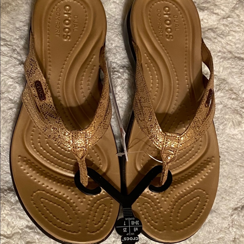 NWT Ladies CROCS Capri Strappy Flip in Bronze